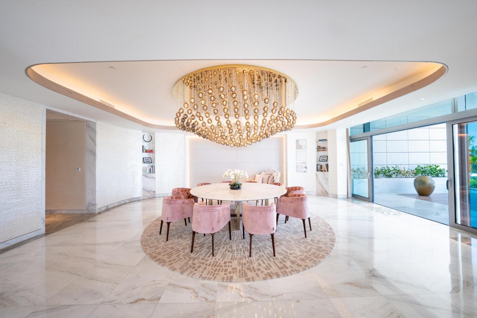 Hotel Five Luxe Dubái Exterior foto Dining room