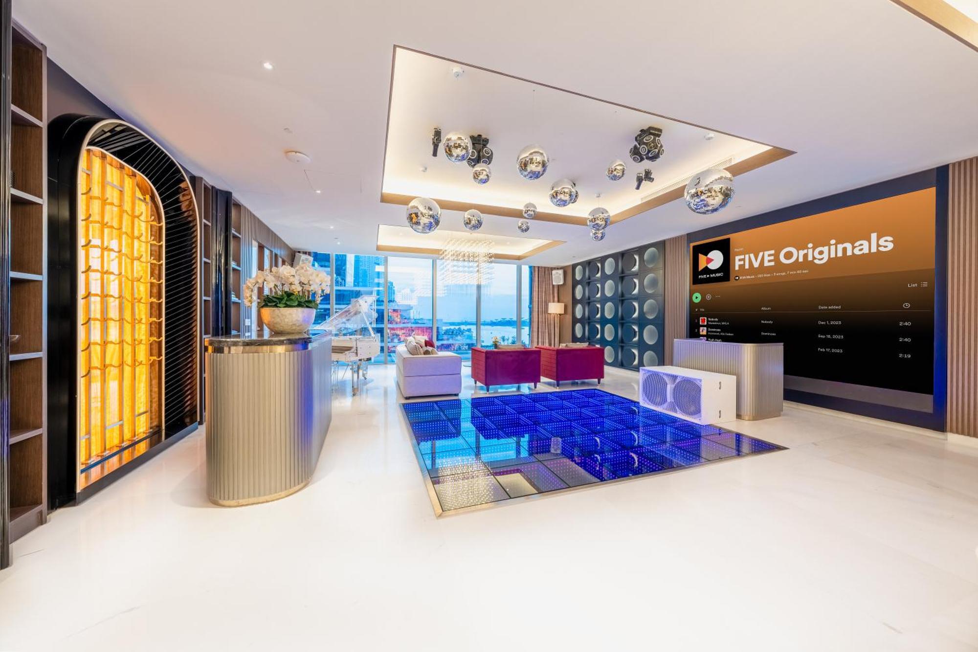 Hotel Five Luxe Dubái Exterior foto The FIVB Headquarters in Lausanne