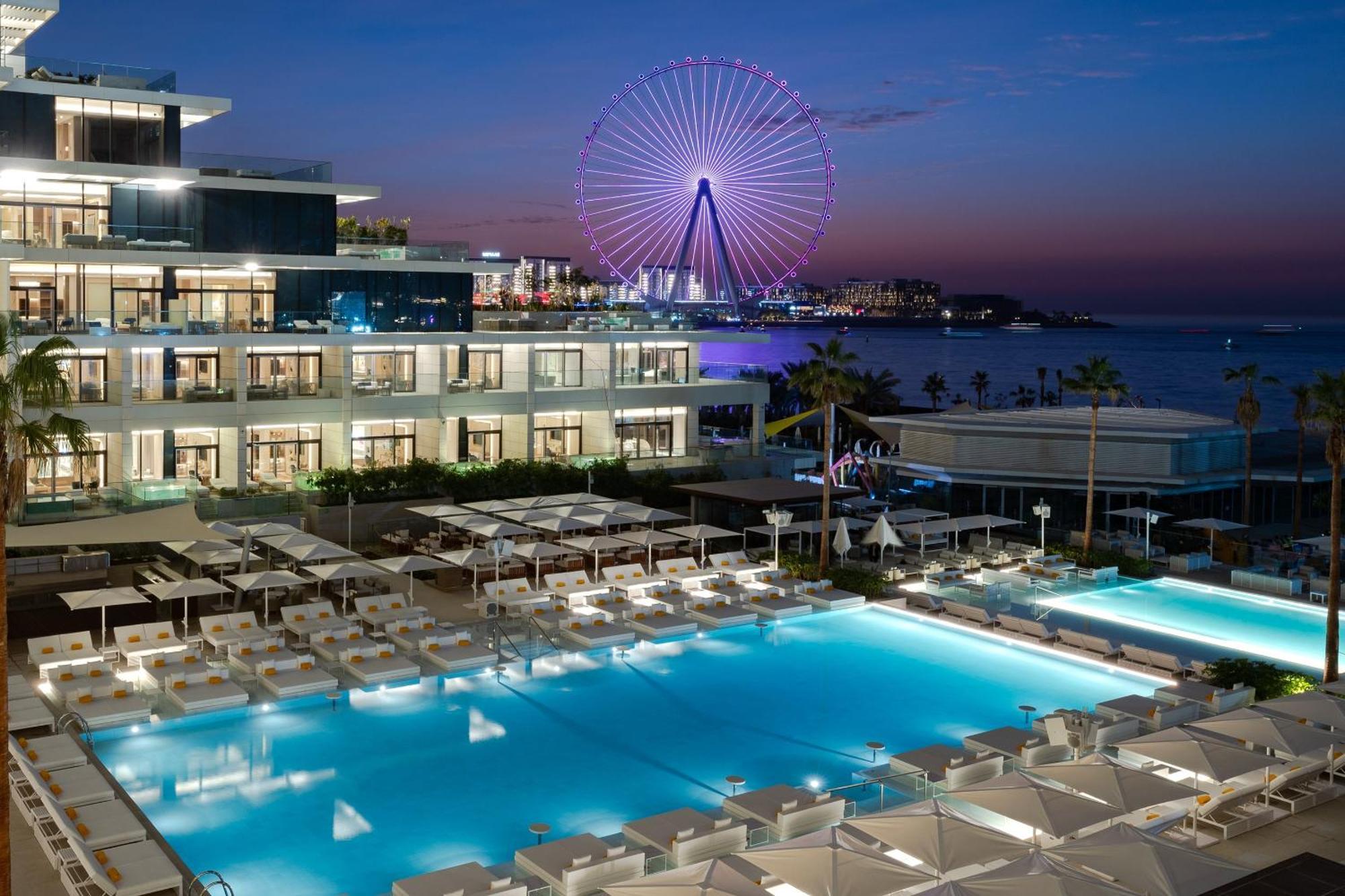 Hotel Five Luxe Dubái Exterior foto The Westin Athens