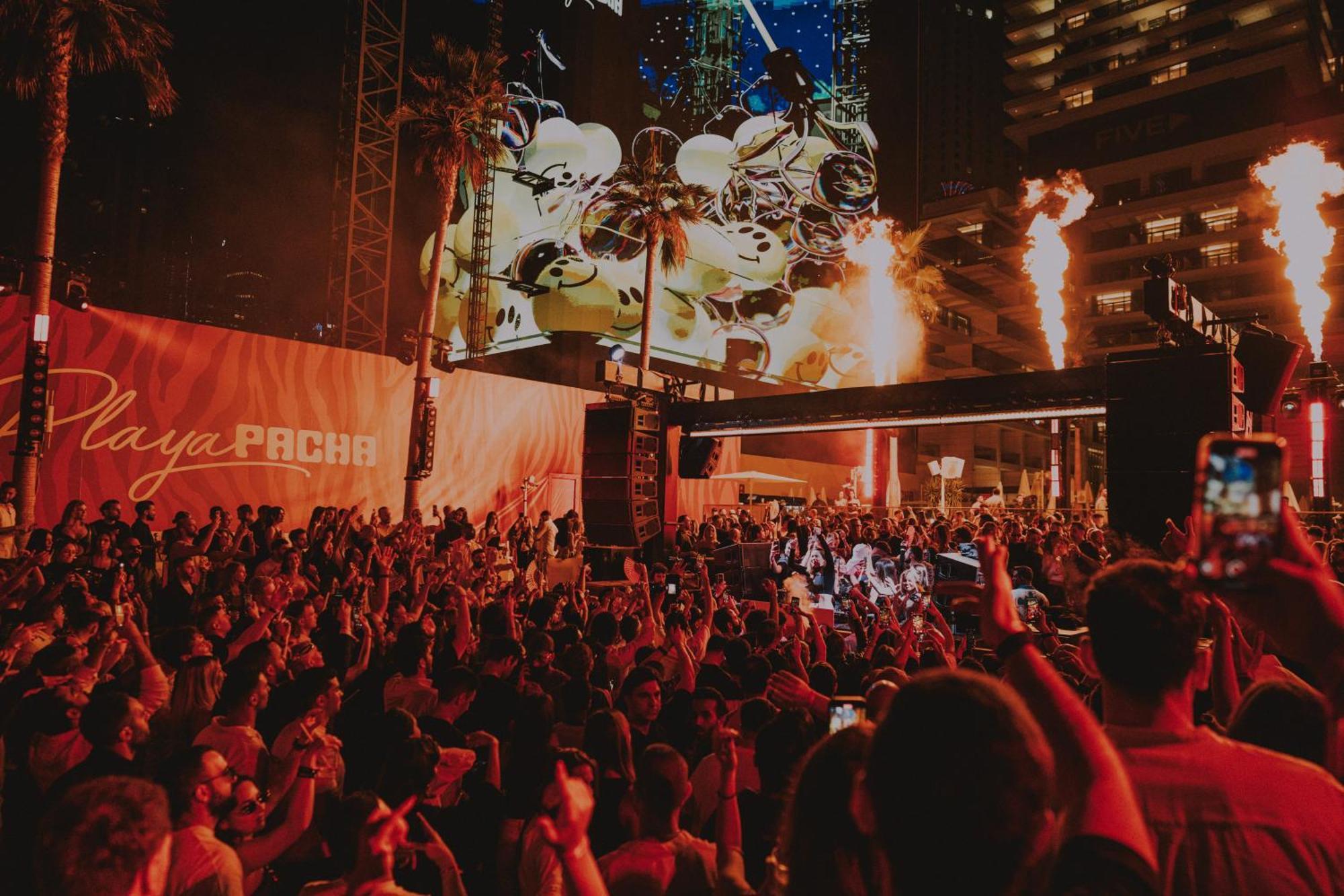 Hotel Five Luxe Dubái Exterior foto The nightclub in 2019